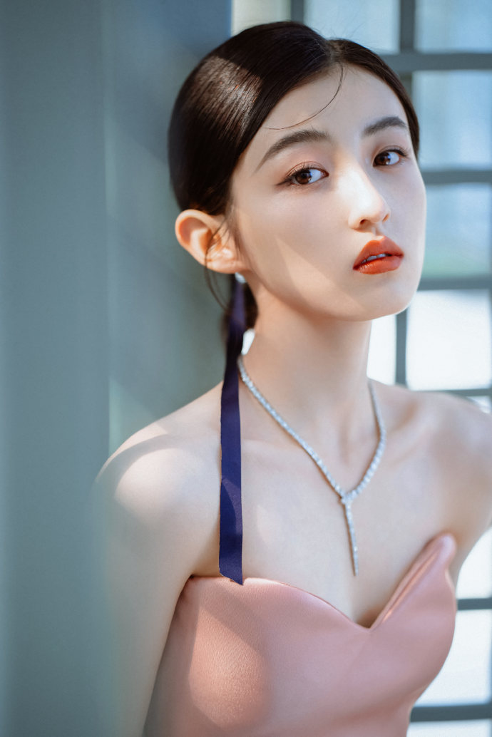 《水中女妖》：二十年前公映的失败之作，导演沙马兰的自恋之作？